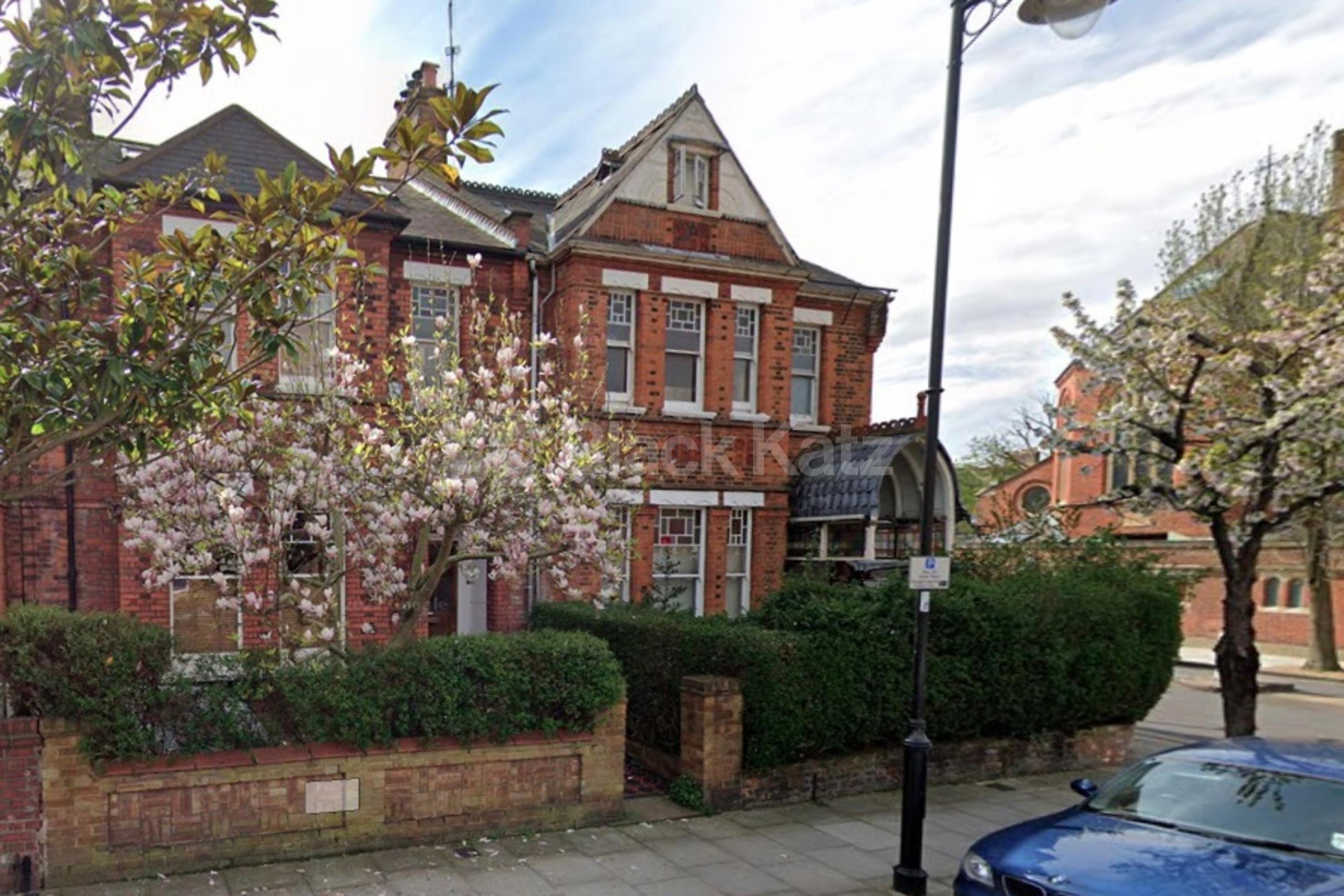 1 bedroom property inclusive of gas, electric, water and Council Tax Tytherton Road, Tufnell park n19